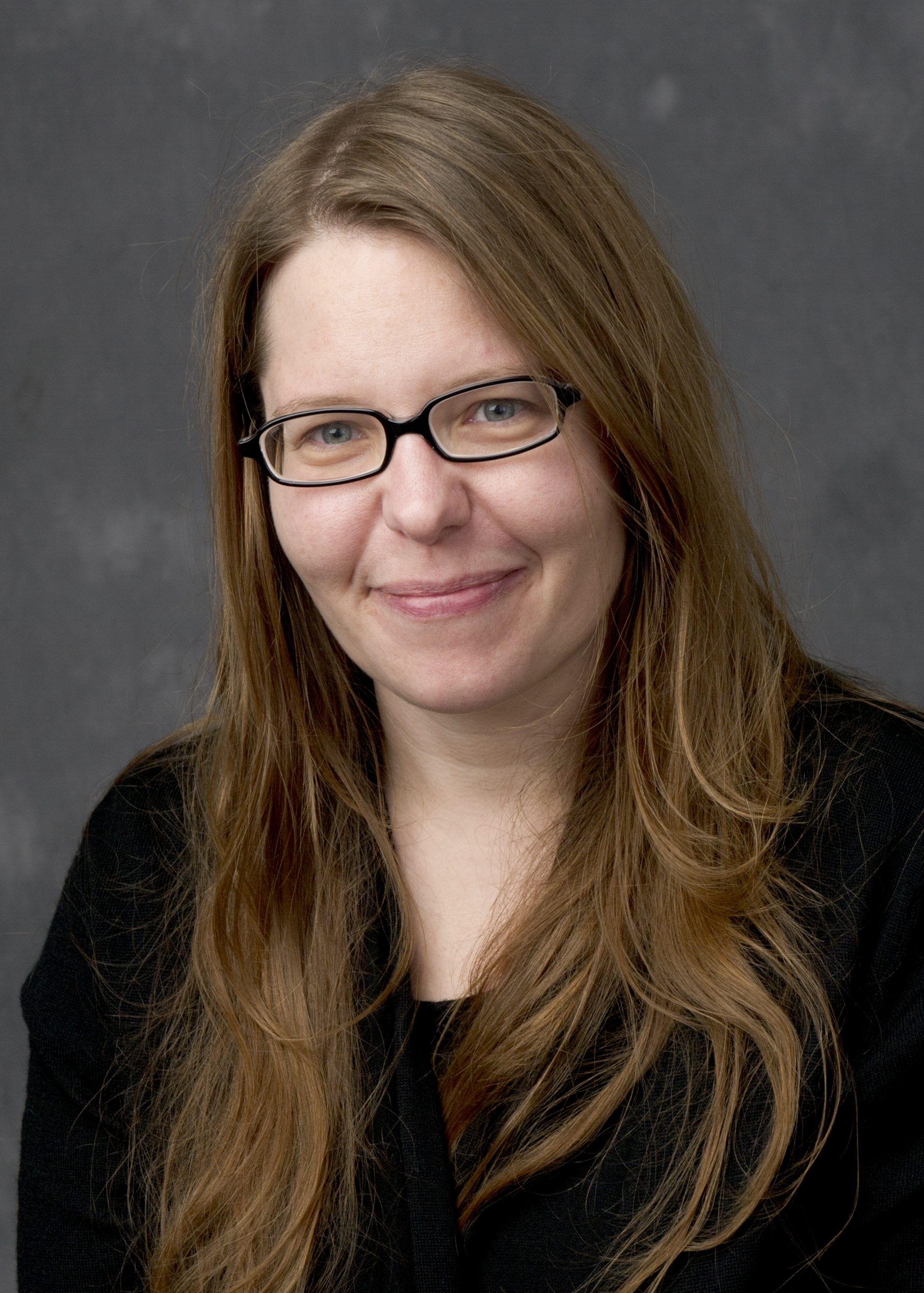 headshot of dana tulodziecki