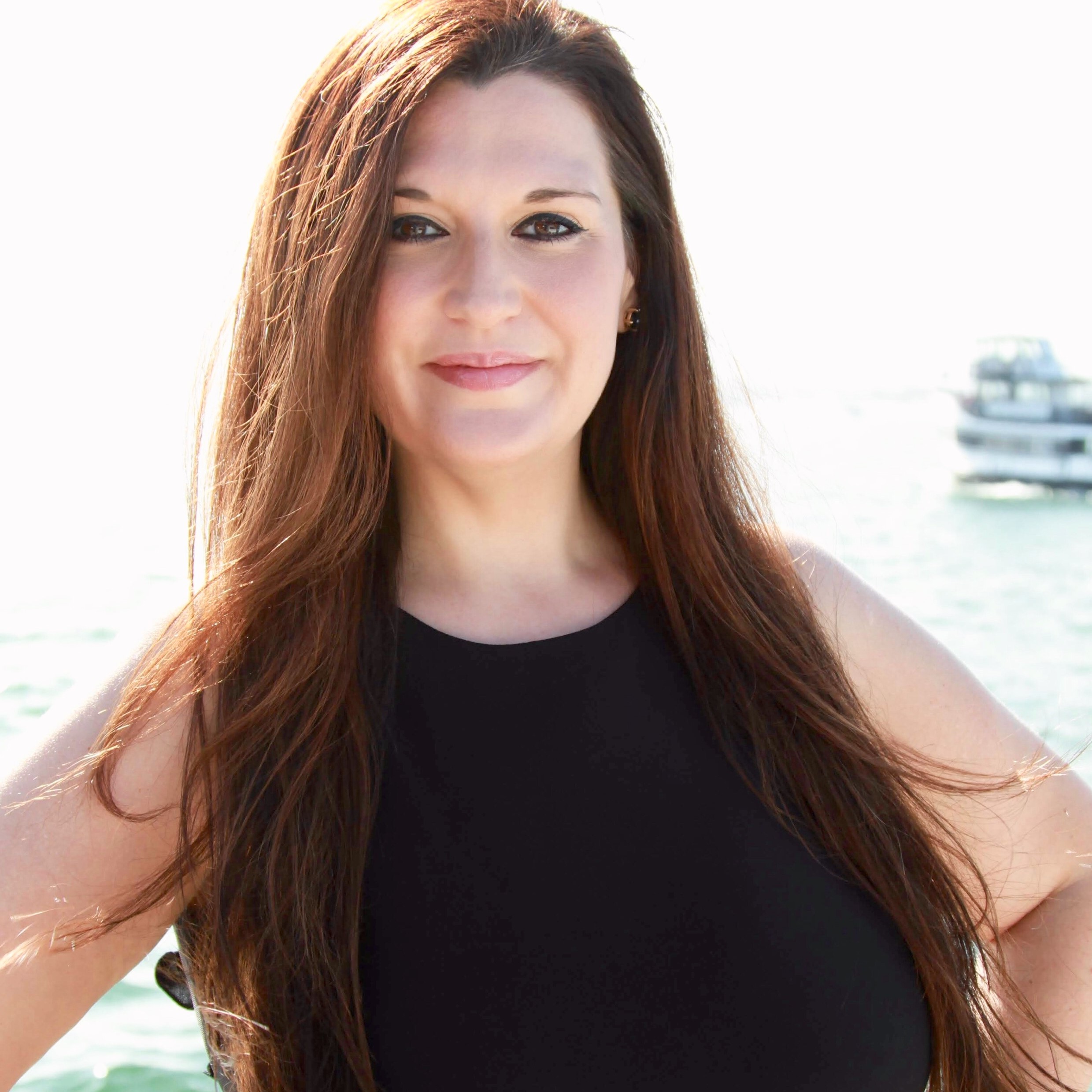 Headshot of Alex Kemp